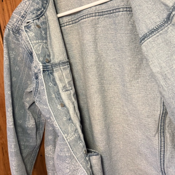 PacSun Men’s Light Wash Paisley Print Denim Jacket Size L - Picture 9 of 16
